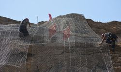 Çölemerik Kalesi'ne çelik halatlı koruma