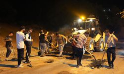 Derecik'te belediye ekipleri gece mesaisinde