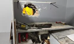Yan dükkanın duvarını kırıp kuyumcuya girdiler