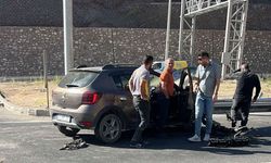 Hakkari'de iki araç kafa kafaya çarpıştı