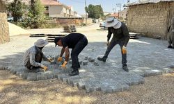 Yüksekova'da parke taşı çalışmaları devam ediyor