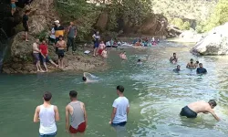 Sıcak havadan bunalanlar Zore Vadisi’nde serinliyor