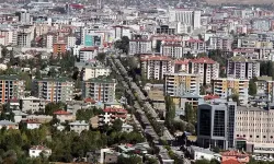 Van'da ana cadde trafiğe kapatılıyor