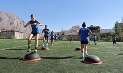 Hakkarigücü 6 futbolcu ile yollarını ayırdı