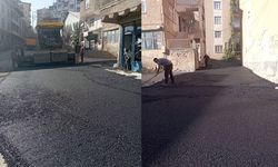 Hakkari’de hafta sonu asfalt mesaisi sürüyor