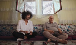 Hakkarili Sanatçı Murad Demir babasıyla düet yaptı