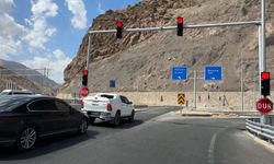 Yeniköprü Tüneline trafik ışıkları konuldu