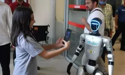 Robot Festman'a fahri kimlik belgesi