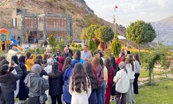 Kırşehir ve Nevşehir'den gelen 78 genç Hakkari'de
