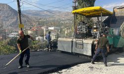 Hakkari’de asfalt çalışmaları devam ediyor