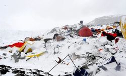 Everest Dağı’nda şiddetli kar fırtınası: Bin kişi kayıp