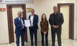 DEM Parti Merkez İlçe Eşbaşkanları mazbatalarını aldı