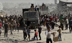 Gazze'ye insani yardım tırlarının girişi başladı