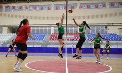 Hakkari'de kadın voleybolcuların hedefi 1. Lig