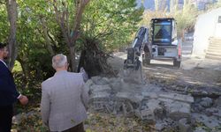 Hakkari'de iki ailenin 35 yıllık yol hasreti sona erdi