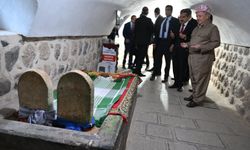 Mesud Barzani Cizre’de: Mem û Zîn türbesine ziyaret