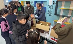 Hakkari’de 6 Köy Okuluna Kitap Desteği