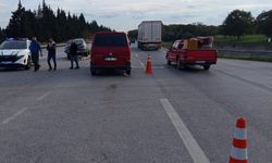 Otomobil ile minibüs çarpıştı; 2 yaralı