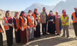 Hakkari’de işçileri çanta dolusu parayı sahibine teslim etti