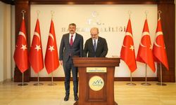 Bakan Yardımcısı Çam Hakkari Valiliği'ni ziyaret etti