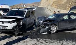 Flaş: Hakkari'de kaza: Yaralılar var