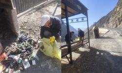 Hakkari Van karayolunda temizlik çalışması