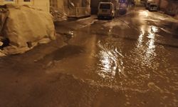 Hakkari'de evi su alan vatandaş zor durumda