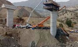 Diyarbakır'da inşaat çöktü: İşçiler enkaz altında kaldı