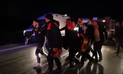 Hakkari'de otomobil takla attı; 5 yaralı