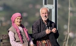 Keçi kılından 64 yıldır çorap örüyor