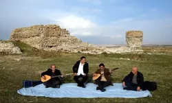 Van Gölünde çekilme devam ediyor