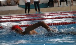 Hakkari'de yüzme yarışları heyecanı