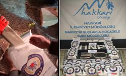 Hakkari’de kornişe gizlenmiş zehir ele geçirildi