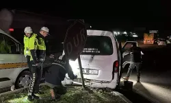 Kaza yapan minibüste 20 kaçak göçmen yakalandı