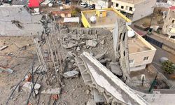 Şırnak’ta kar yağışı sırasında apartmana yıldırım düştü