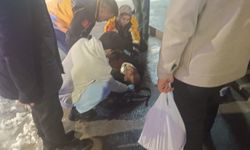 Hakkari’de buzlanan kaldırımda düşen kişi hastanelik oldu