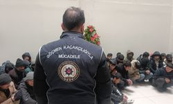 TIR’ın dorsesinden 42 kaçak göçmen çıktı; 2 gözaltı