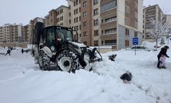 Yüksekova beyaza teslim, ekipler sahada