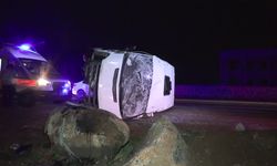 İşçi servisi devrildi: 16 yaralı