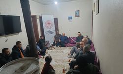 Hakkari’de çiftçilerle akşam toplantısı