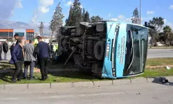 3 Araç birbirine girdi, 17 yaralı