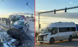 Servis minibüsü ile otomobil çarpıştı: 9 yaralı