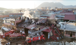 Bitlis’te kereste fabrikasında yangın söndürüldü