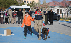 Van jandarması özel gereksinimli çocuklarla buluştu