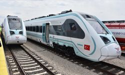 TÜRASAŞ yerli iki tren  iki lokomotifi teslim etti