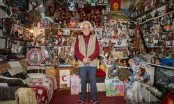 Kazım amca 60 yıllık hediyeliklerini bir odaya sığdırdı