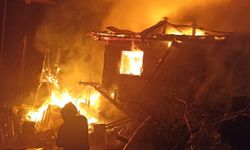 Evde çıkan yangın, okul lojmanına sıçradı