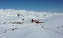 Hakkari Kayak Merkezi kar kalınlığı 110 santimetreye ulaştı