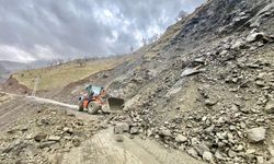 Batman’da heyelan nedeniyle kapanan yollar açıldı