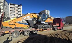 TBB’den Derecik Belediyesine ekskavatör desteği